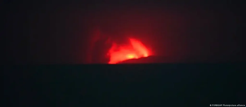 Indonesia’s Anak Krakatau Volcano Eruption Disrupts Jakarta Flights
