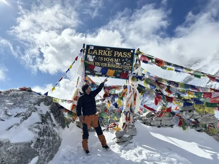 Heavy Snowfall Blocks Larke Pass, Stranding Tourists and Disrupting Food Supplies