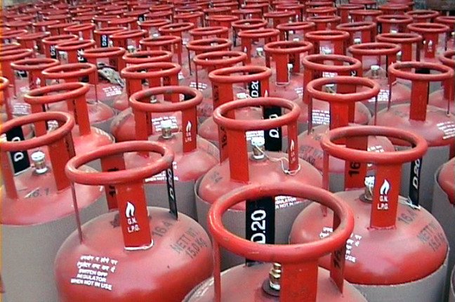 Kathmandu Restricts Commercial LPG Sales, Hotels and Restaurants Told to Source Gas From Outside Valley