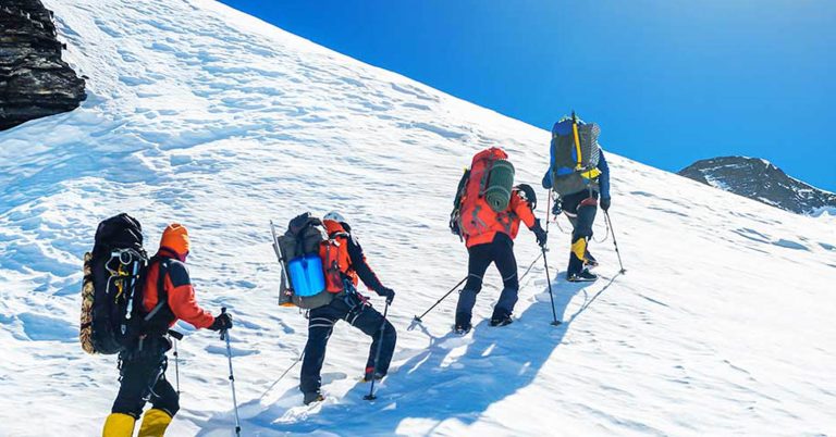 Nepal Issues Autumn Climbing Permits to 513 Climbers from 63 Countries