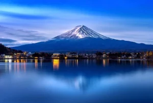 Japan Plans Rescue Fees for Off-Season Mount Fuji Climbers