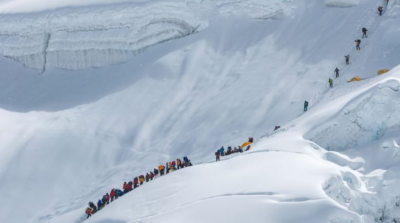637 Climbers Secure Permits to Scale 18 Nepali Peaks This Autumn