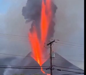 Indonesia Volcanic Eruption Disrupts Nearly 3,000 Flights, Affects 341,000 Travelers