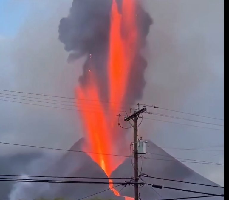 Indonesia Volcanic Eruption Disrupts Nearly 3,000 Flights, Affects 341,000 Travelers