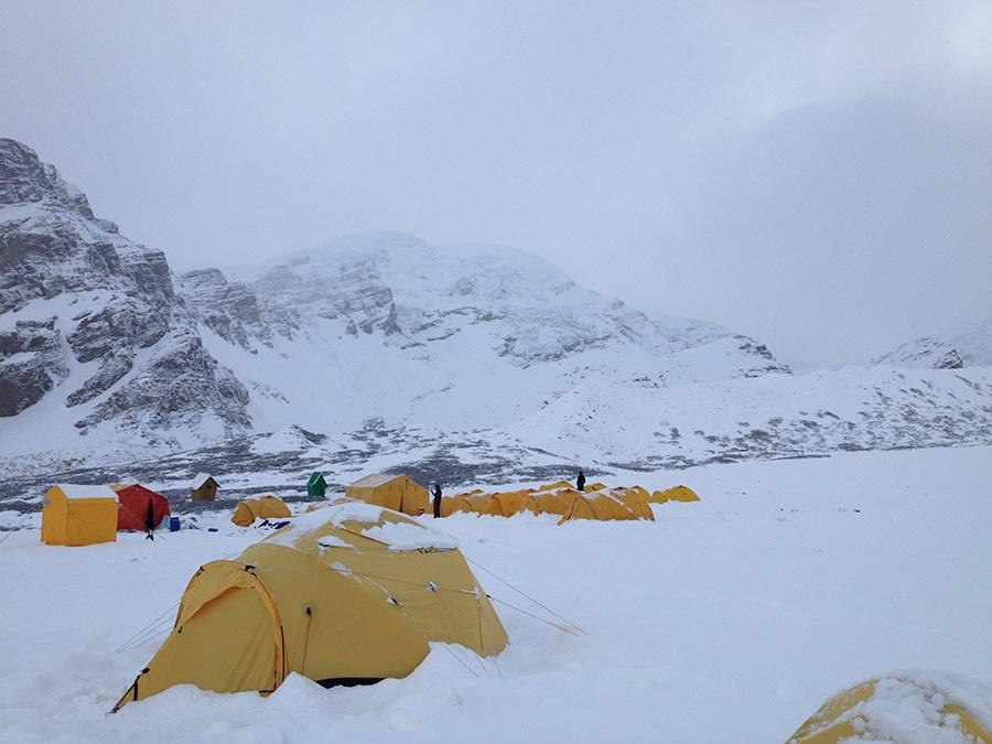 Heavy Himalayan Snowfall Threatens Nepal’s Autumn Climbing Tourism